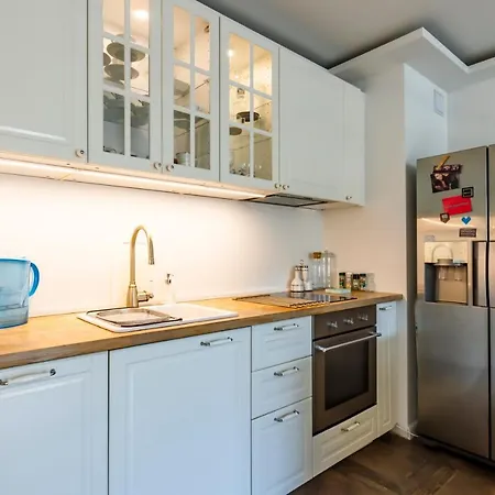 Sophie - Central 1 Bedroom Apt, Includes Free Parking Garage * Sofia
