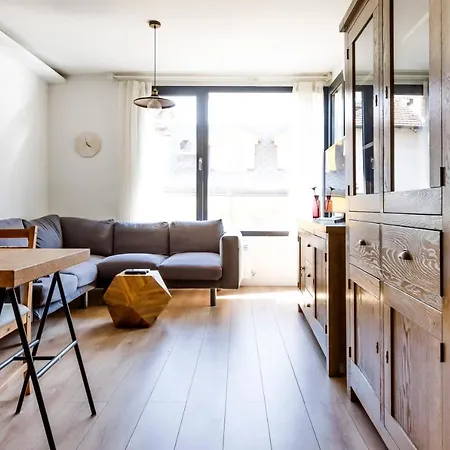 Sophie - Central 1 Bedroom Apt, Includes Free Parking Garage Apartment Sofia