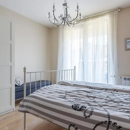 Sophie - Central 1 Bedroom Apt, Includes Free Parking Garage Appartamento *
