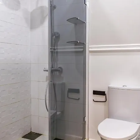 Sophie - Central 1 Bedroom Apt, Includes Free Parking Garage Apartment Sofia