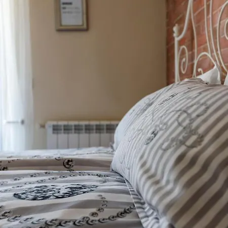 Sophie - Central 1 Bedroom Apt, Includes Free Parking Garage Sofia